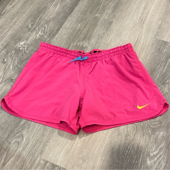 Nike athletic shorts - Picture 1 of 3